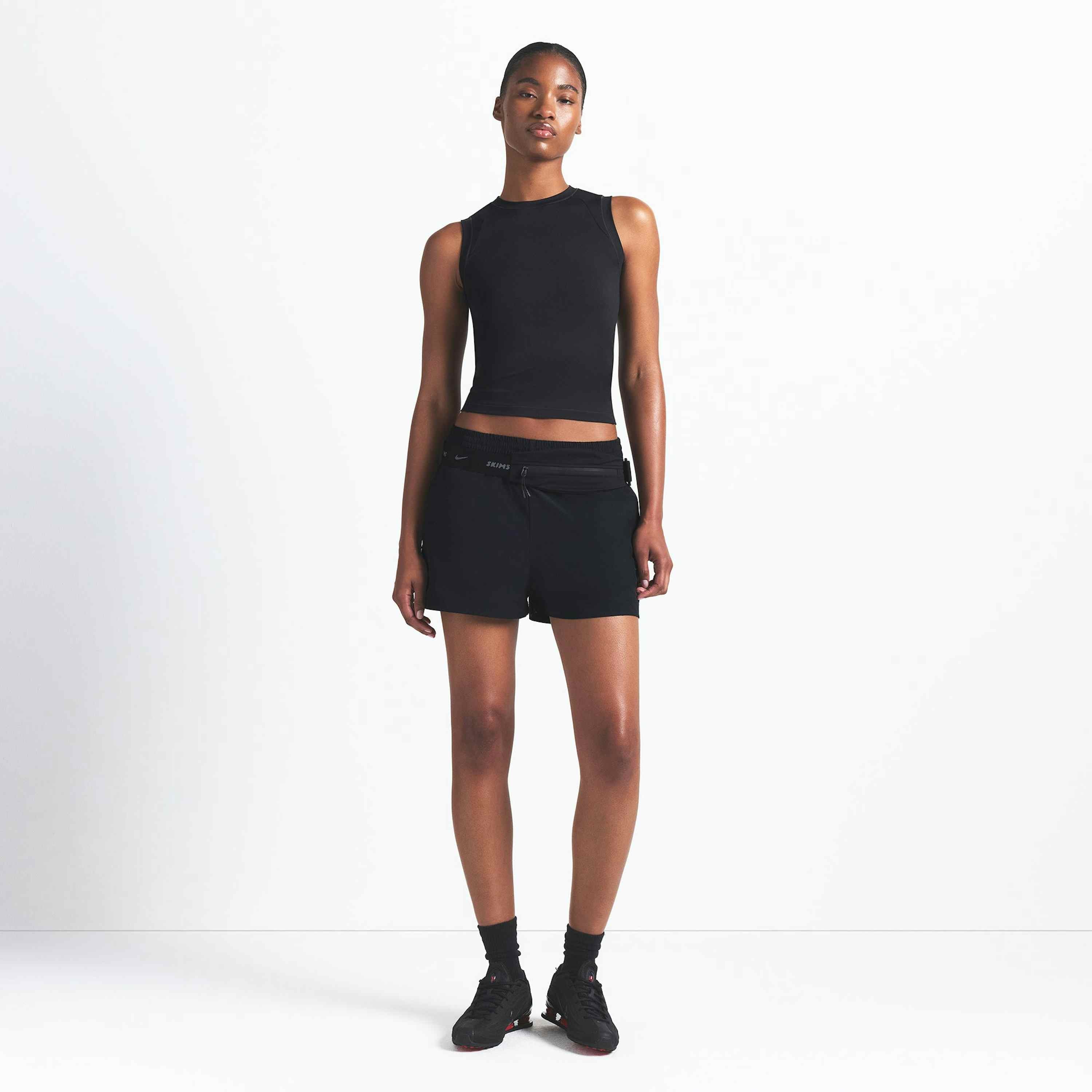 MUSCLE TEE