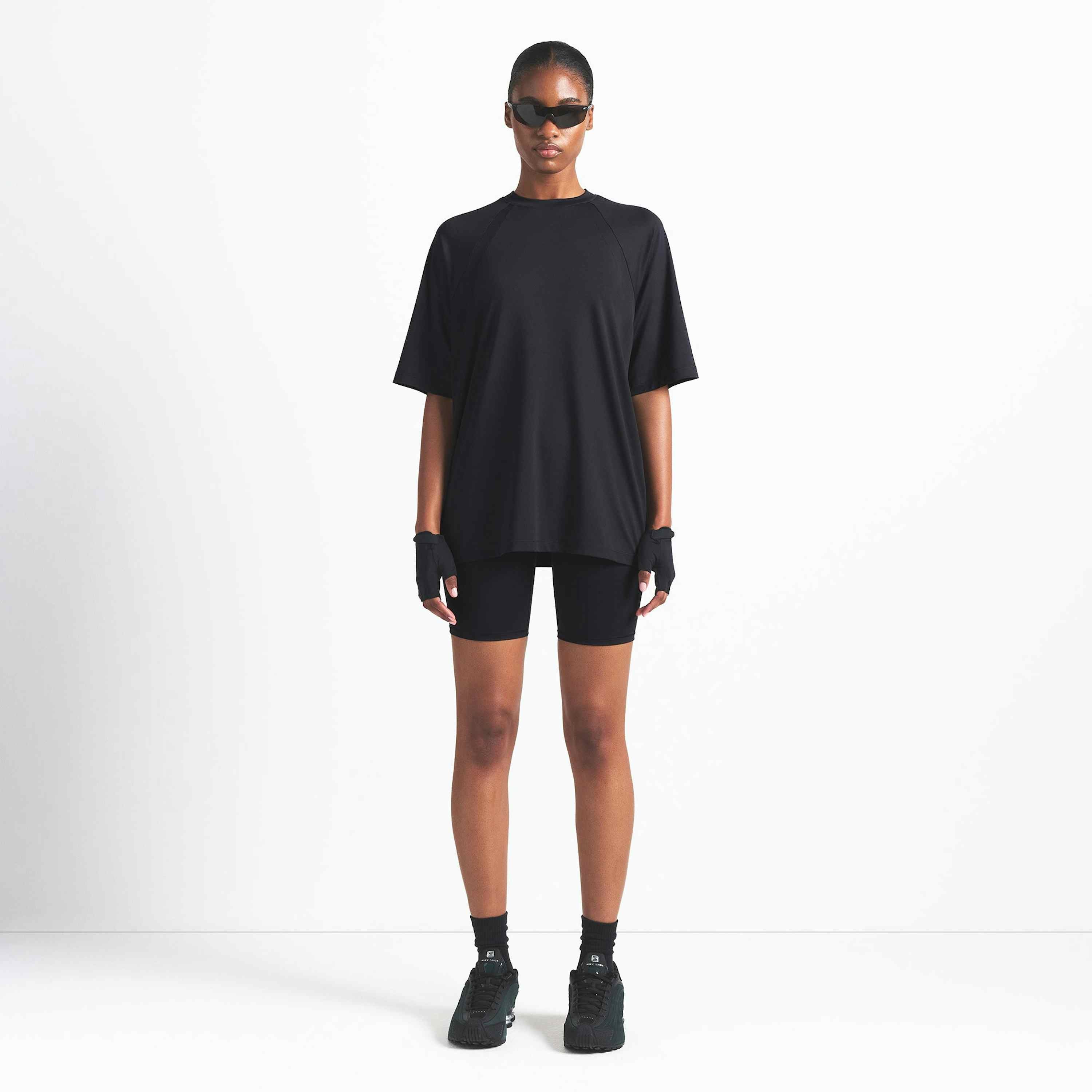 OVERSIZED TEE